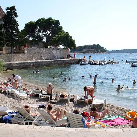 Affittacamere Double Hvar 14012d 3*